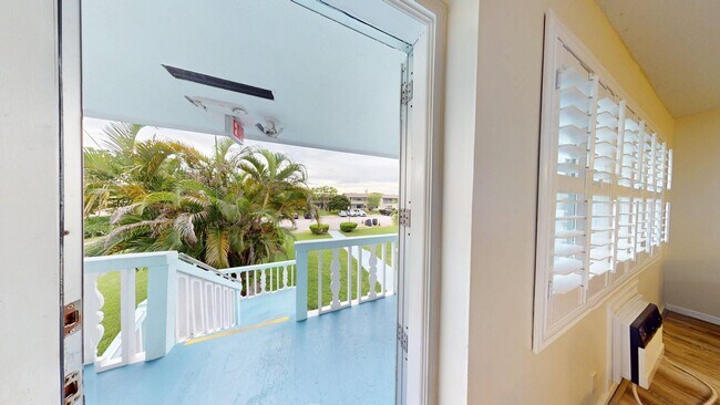 Building Photo - 1 BR 1.5  BEACH-THEMED ABODE- Century Vill...