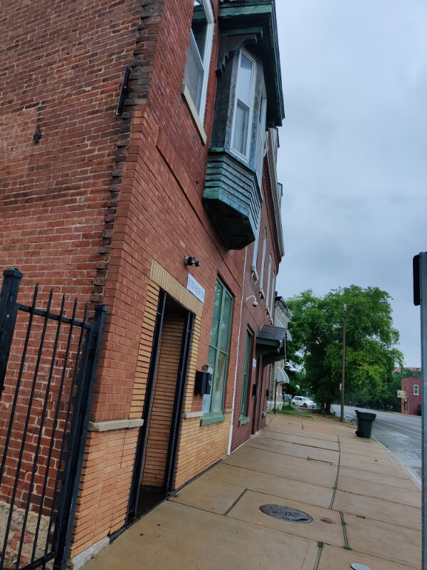 Building Photo - 3612 S Broadway