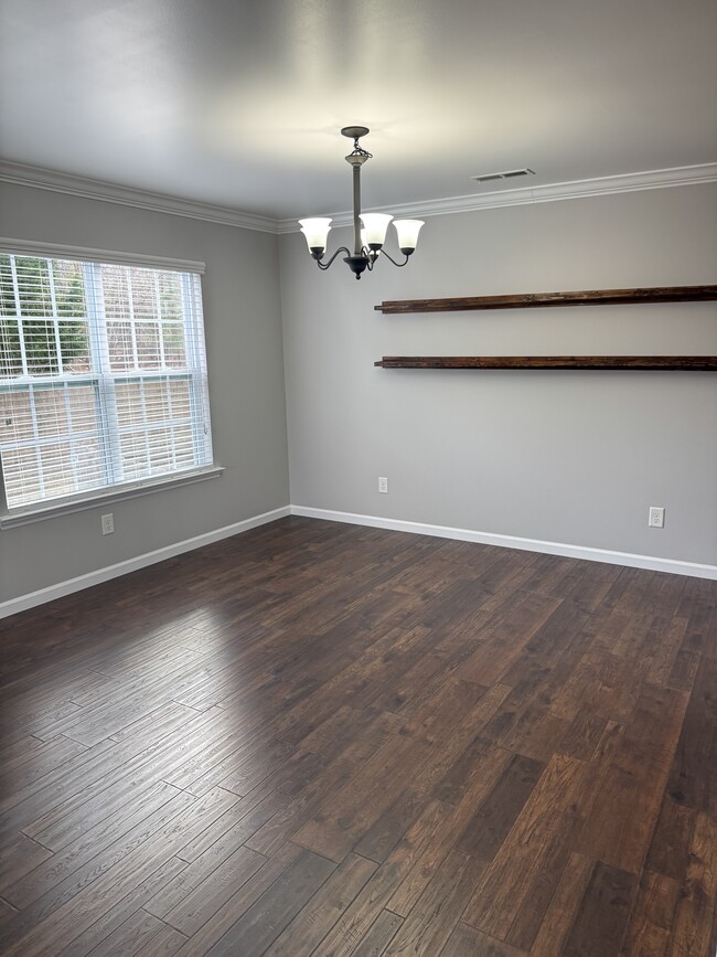 Building Photo - 617 Rockland Dr