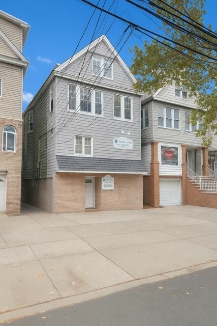 Building Photo - 801 John F. Kennedy Blvd