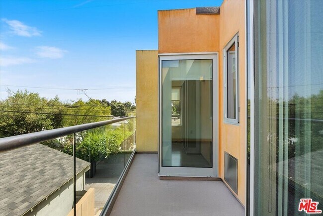 Building Photo - 2301 10th St