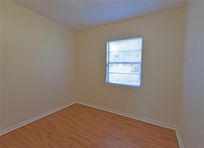 Building Photo - 12422 N Howard Ave