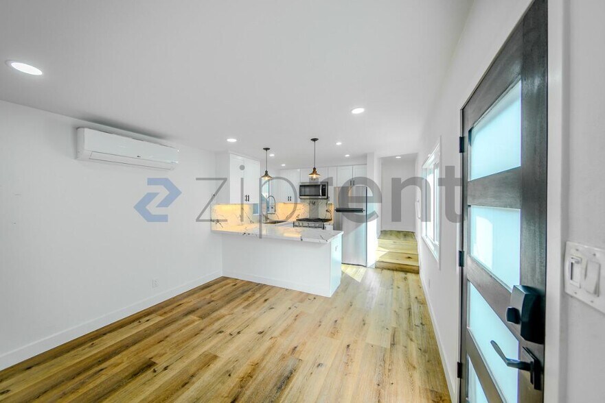Building Photo - Unit Unit A