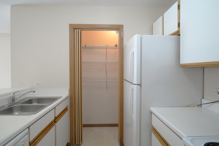 Building Photo - 1548 W Sand Bar Ct