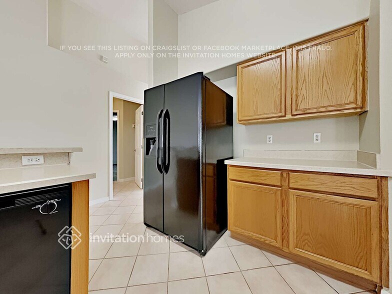 Building Photo - 8028 Birman St