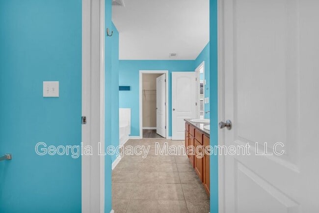 Building Photo - 816 Kaitlyn Dr