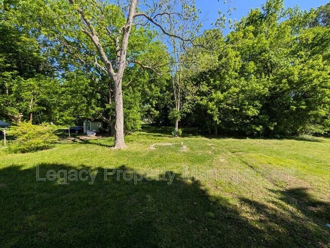 Building Photo - 712 S Kirkman St