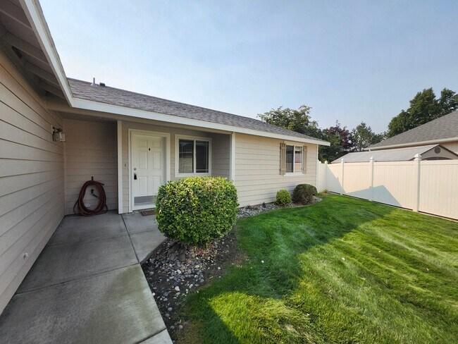 Building Photo - 5822 Austin Ct