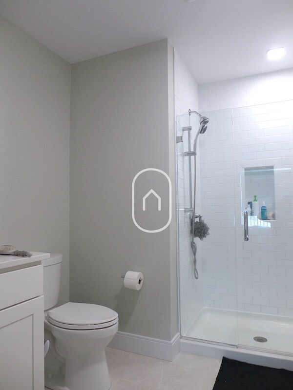 Building Photo - 240 Old Colony Ave