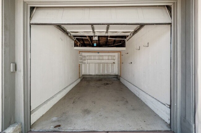 Building Photo - 4160 Yale Ave