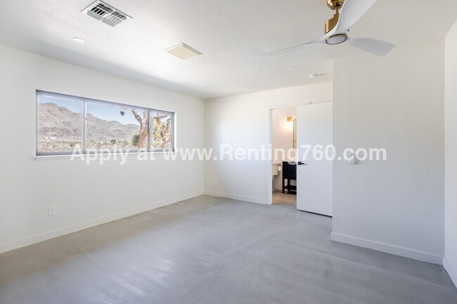 Building Photo - Modern Comfort in Scenic Landers