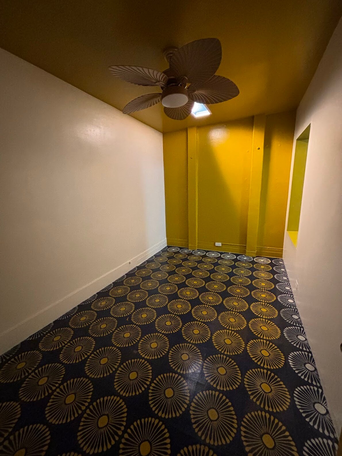 Building Photo - 6531 West Blvd., Apt 6