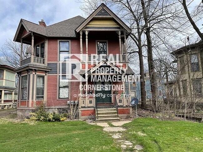 Building Photo - 808 W Kalamazoo Ave