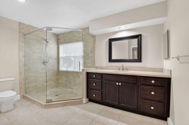 Building Photo - 18196 Clear Brook Cir