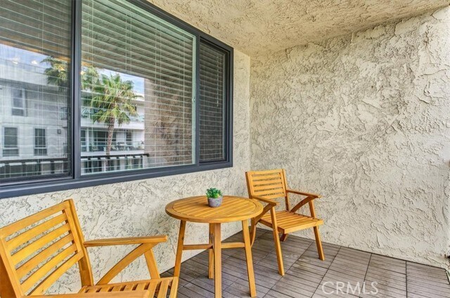 Building Photo - 1140 E Ocean Blvd