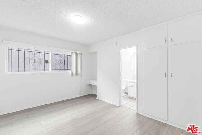 Building Photo - 2332 S Beverly Glen Blvd