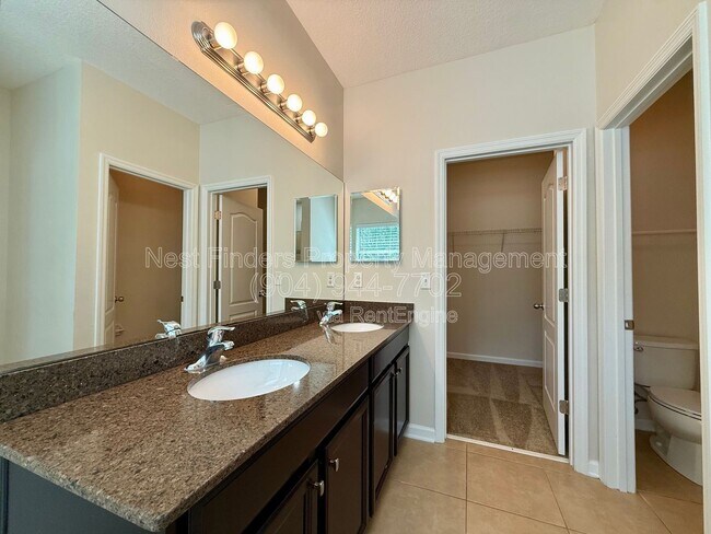 Building Photo - 145 Woodfield Ln