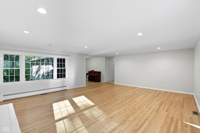 Building Photo - 2922 E Smoky Row