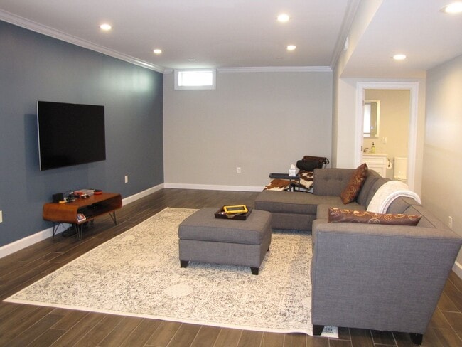 Building Photo - Beautiful Single Family Home In Alexandria