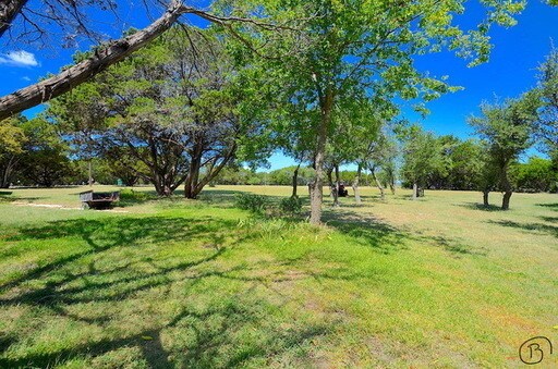 Building Photo - Nice Country living!