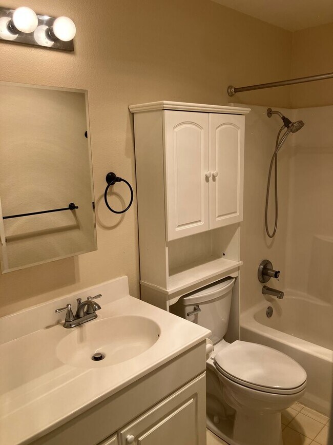 Building Photo - 3096 Deering Dr NW