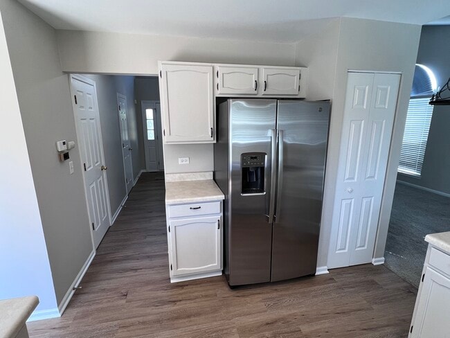 Building Photo - 1134 Dovercliff Way