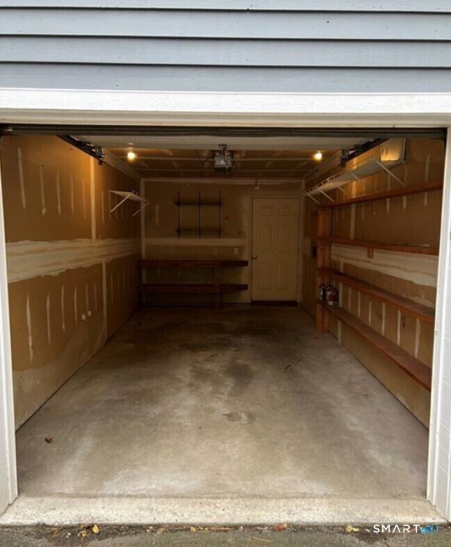 Building Photo - 211 Windgate Cir