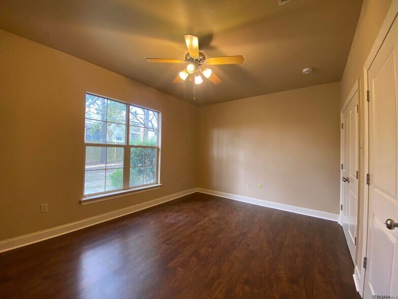 Building Photo - 4848 Windsor Village Dr