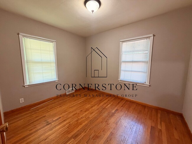 Building Photo - Spacious 2+ bedroom Ranch $850