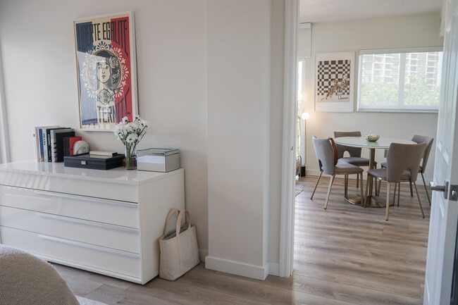 Building Photo - 1918 Brickell Ave