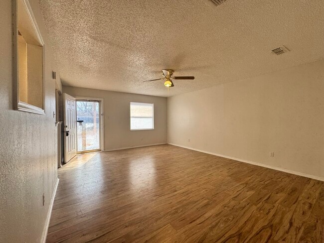 Building Photo - 4512 Lehigh St