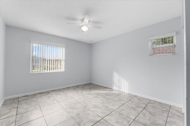 Building Photo - 508 Glade Ct