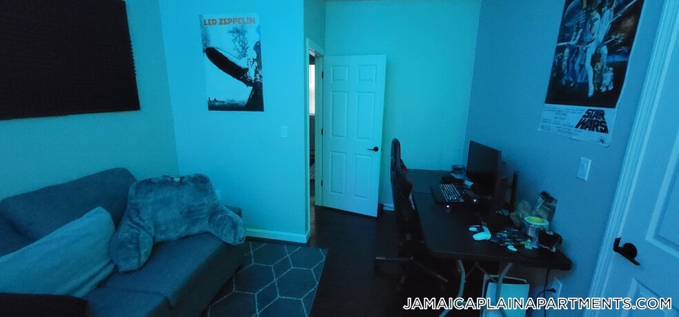 Building Photo - 11 Priesing St