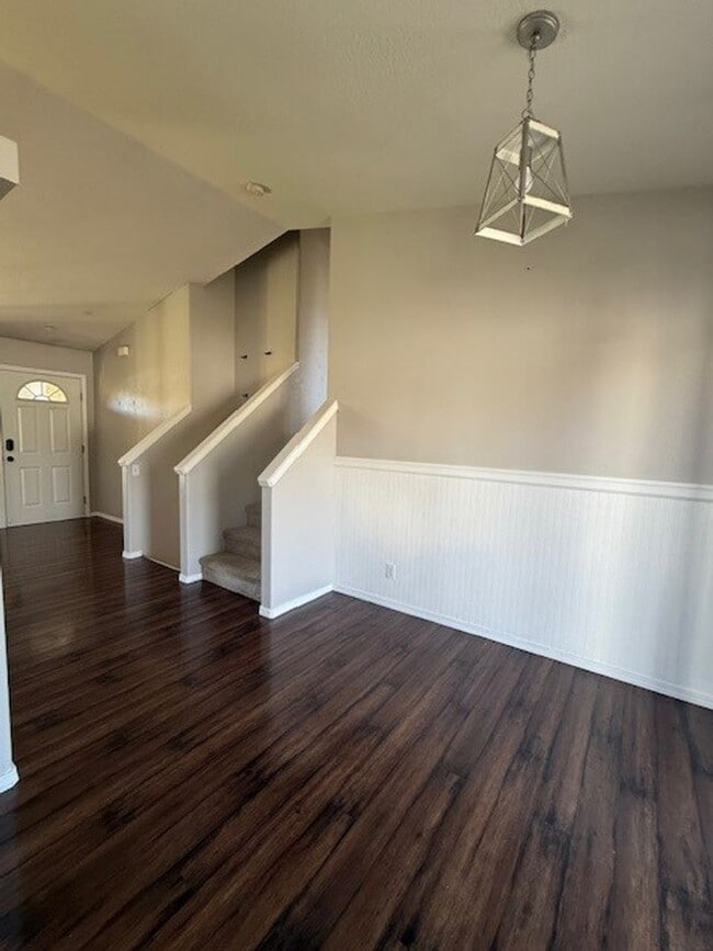 Building Photo - WELCOME TO YOUR NEW HOME! Large fenced yard. minutes from the Spokane River and Centennial Trail!...