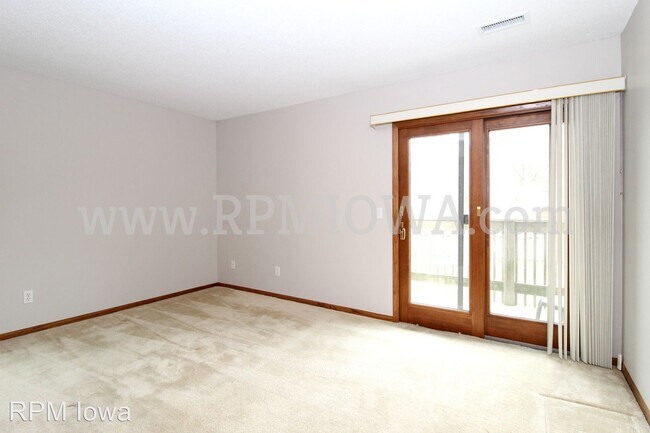 Building Photo - 9309 Sandler Dr