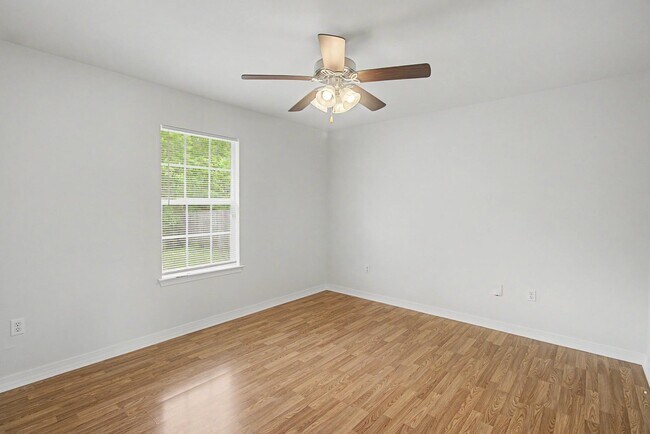 Building Photo - 11312 Jessica Dr