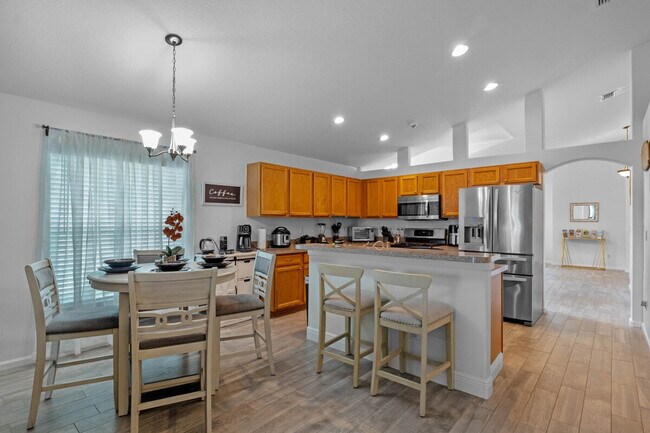 Building Photo - 15730 Bay Vista Dr