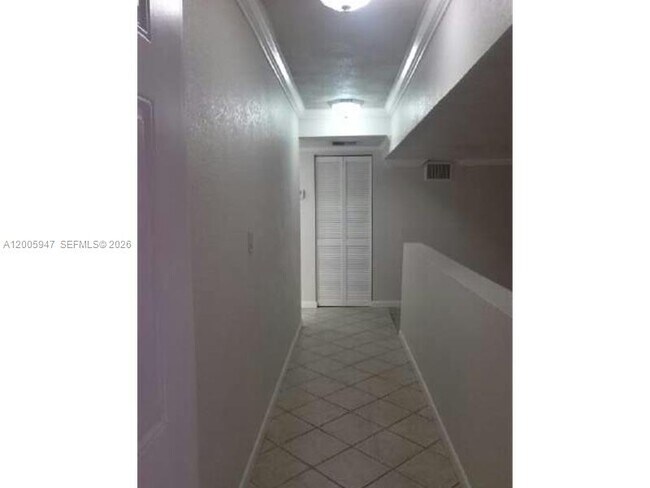 Building Photo - 4850 SW 63rd Terrace