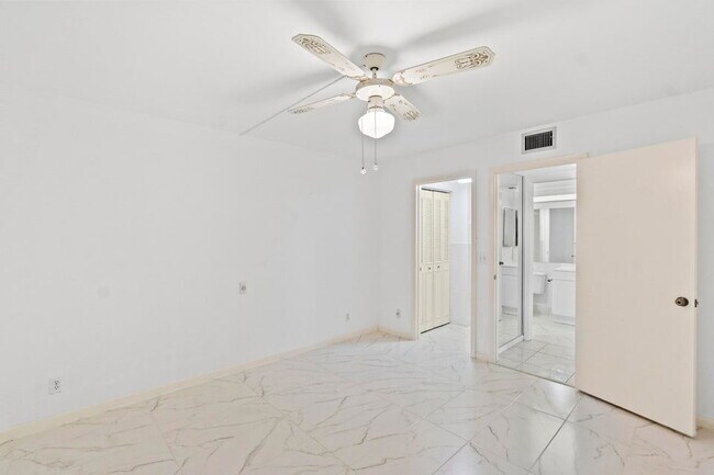 Building Photo - 441 Pine Glen Ln