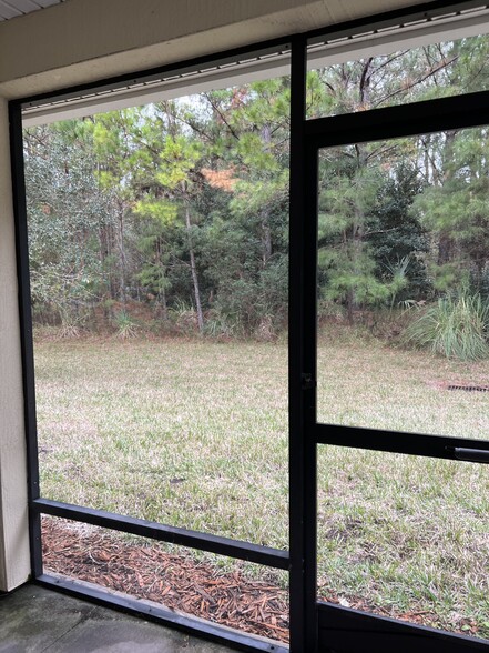 Screened porch - 486 Walnut Dr