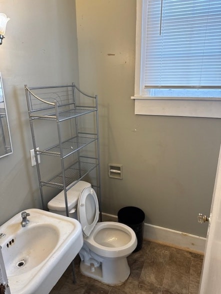 Building Photo - 433 Worth St NW