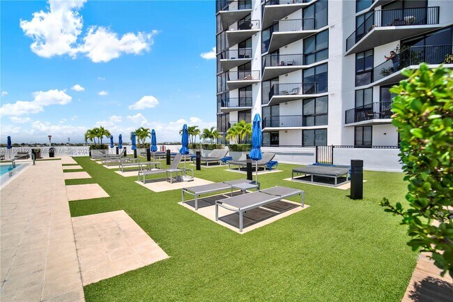 Building Photo - 5300 Paseo Blvd