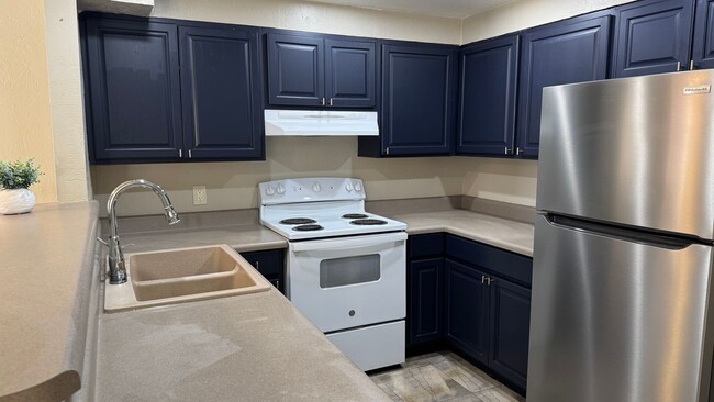 Building Photo - 586