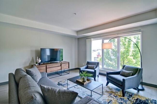 Building Photo - Live on Chattanooga's coveted Northshore!