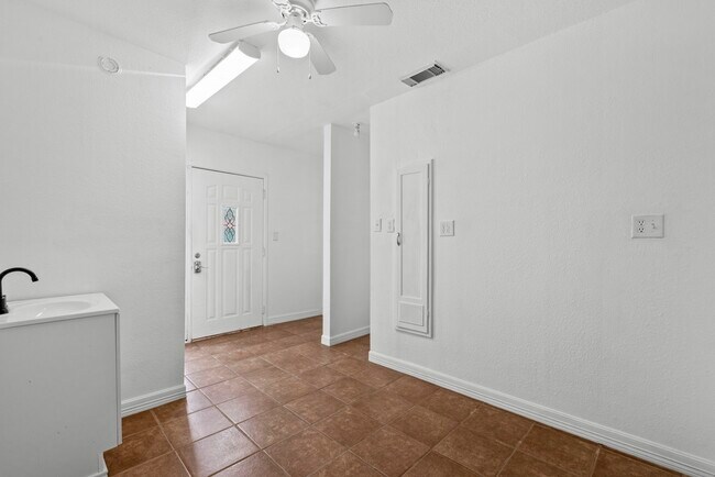 Building Photo - 5311 Perry Ave