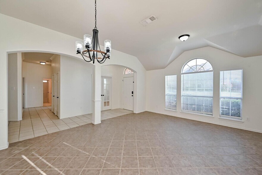 Building Photo - 11913 Wildwood Ln