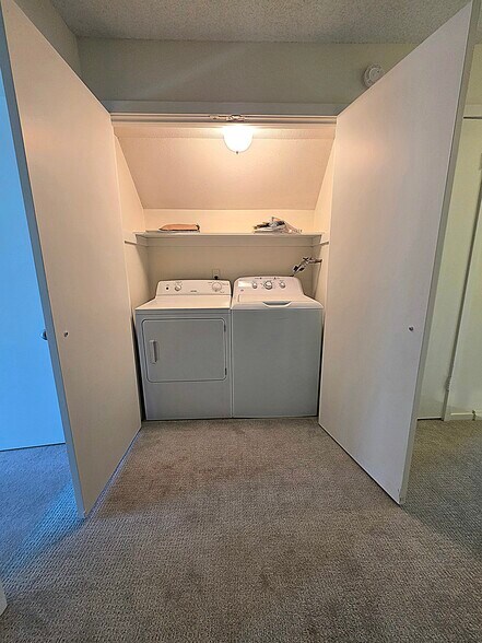 Washer/driyer closet on 2nd floor landing - 563 Heritage Vlg