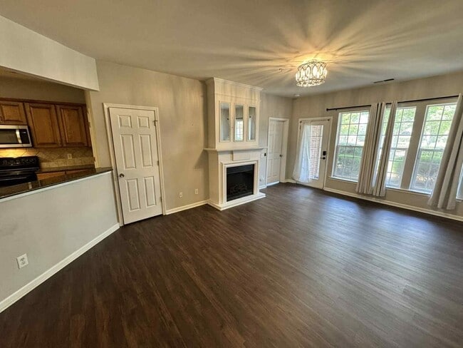 Building Photo - 14817 Santa Lucia Dr