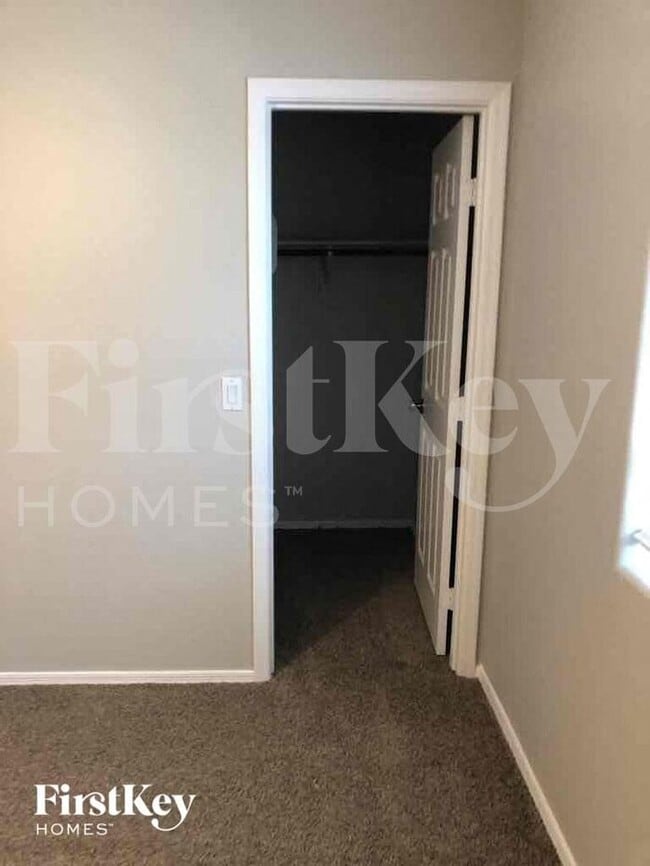 Building Photo - 29125 N Yellow Bee Dr