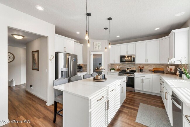 Building Photo - Spacious 4BR + Loft Home in Desirable North Place Community — Post Falls